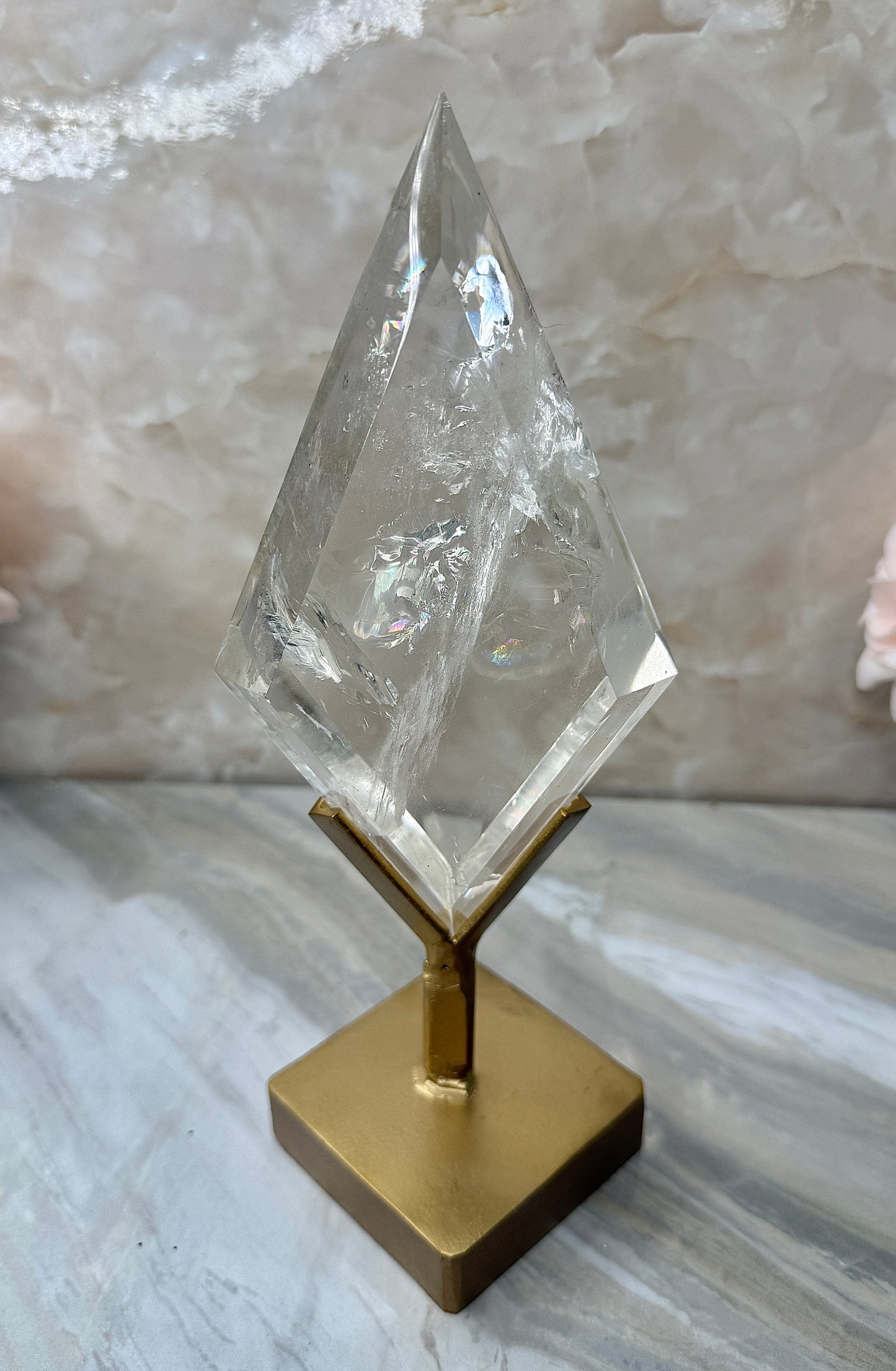 High Quality Clear Quartz Diamond on Stand