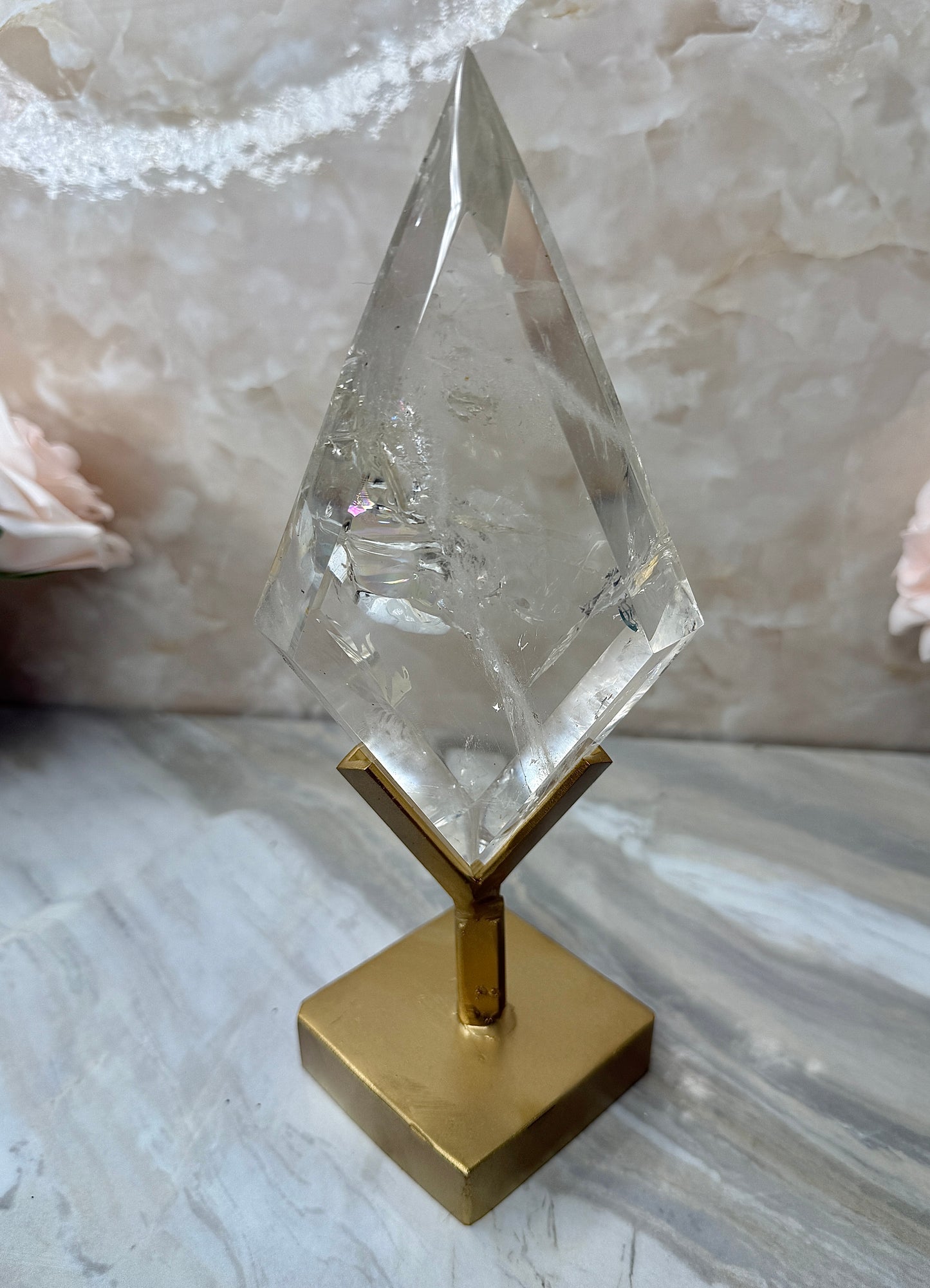 High Quality Clear Quartz Diamond on Stand