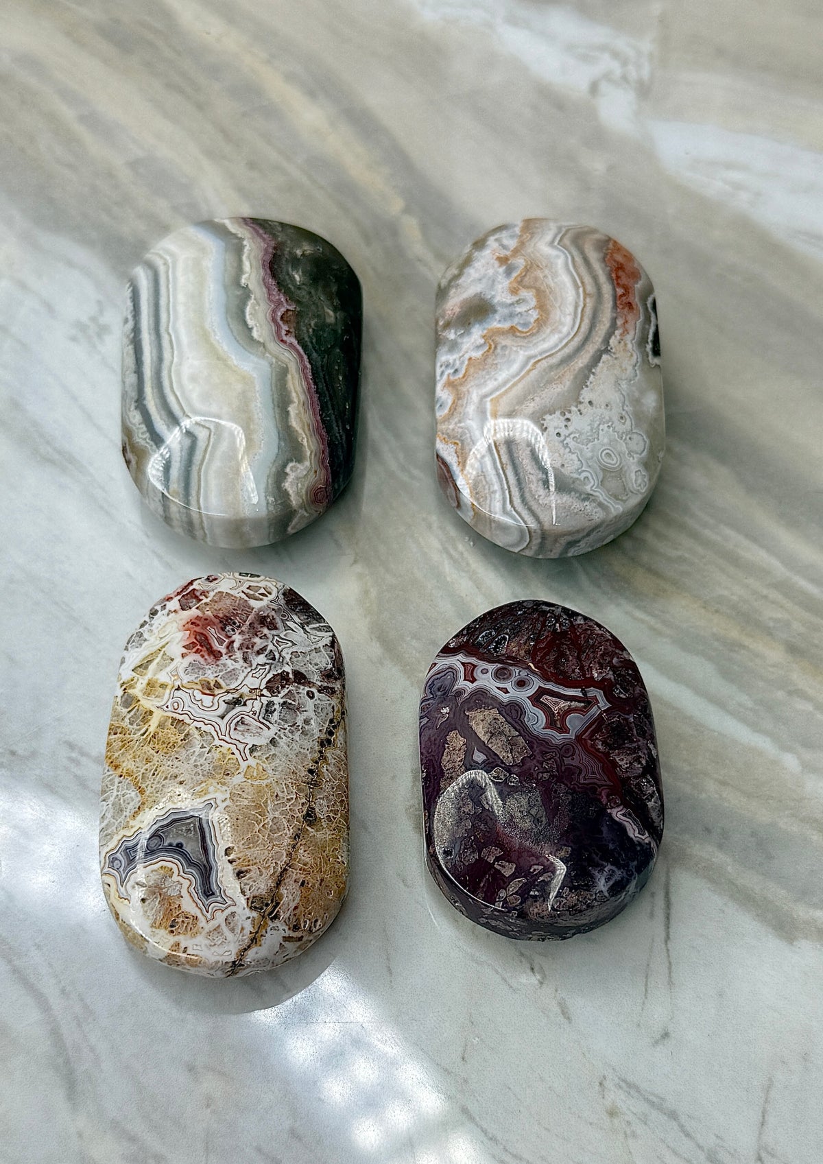 Lace Agate Palmstone