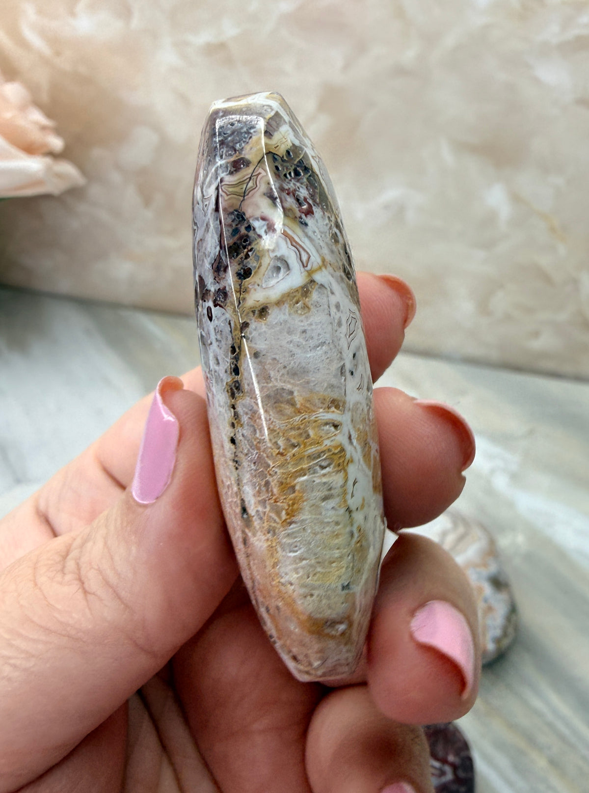 Lace Agate Palmstone